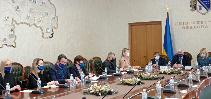 Участь у круглому столі